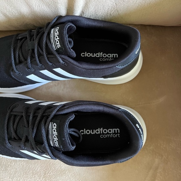 SOLD Adidas Womens 9.5 QT Racer Shoe DB0275 Black/White Running Cloudfoam - Picture 8 of 8